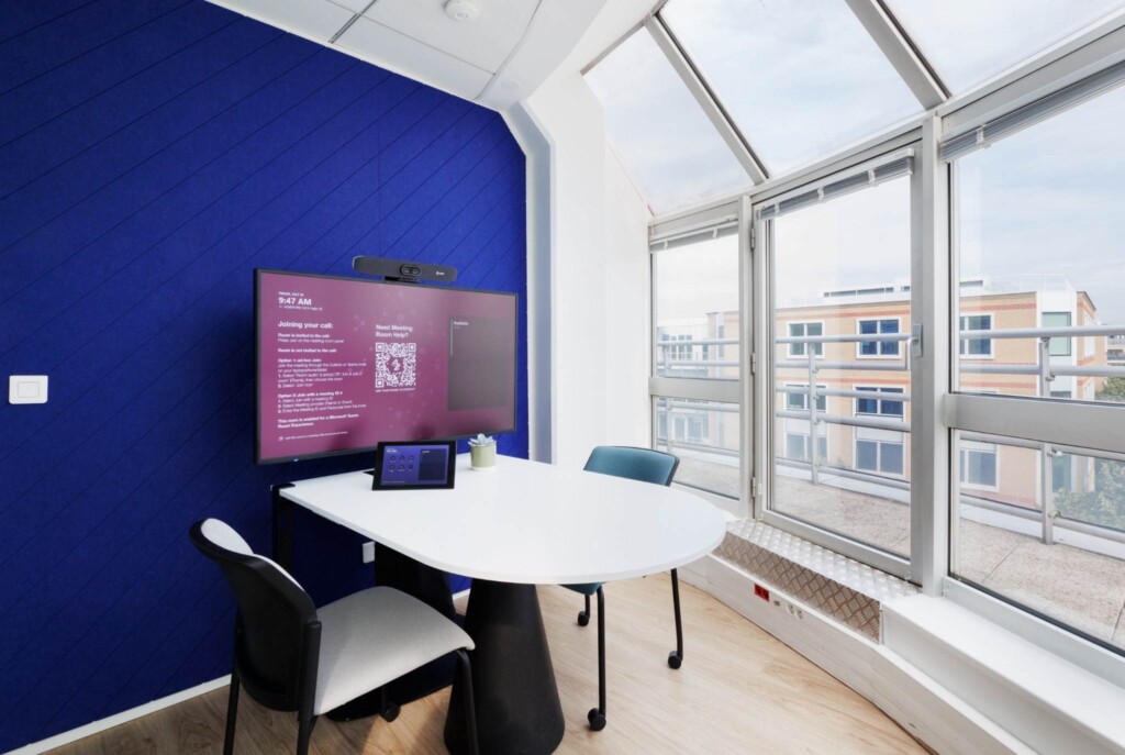 Espaces de travail d'un groupe pharmaceutique aménagés par Ronn Square
