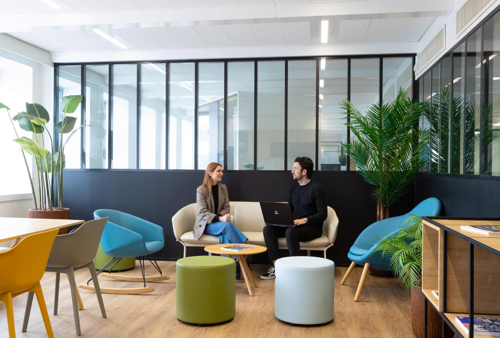 Aménagement des espaces de travail Niterra par Ronn Square