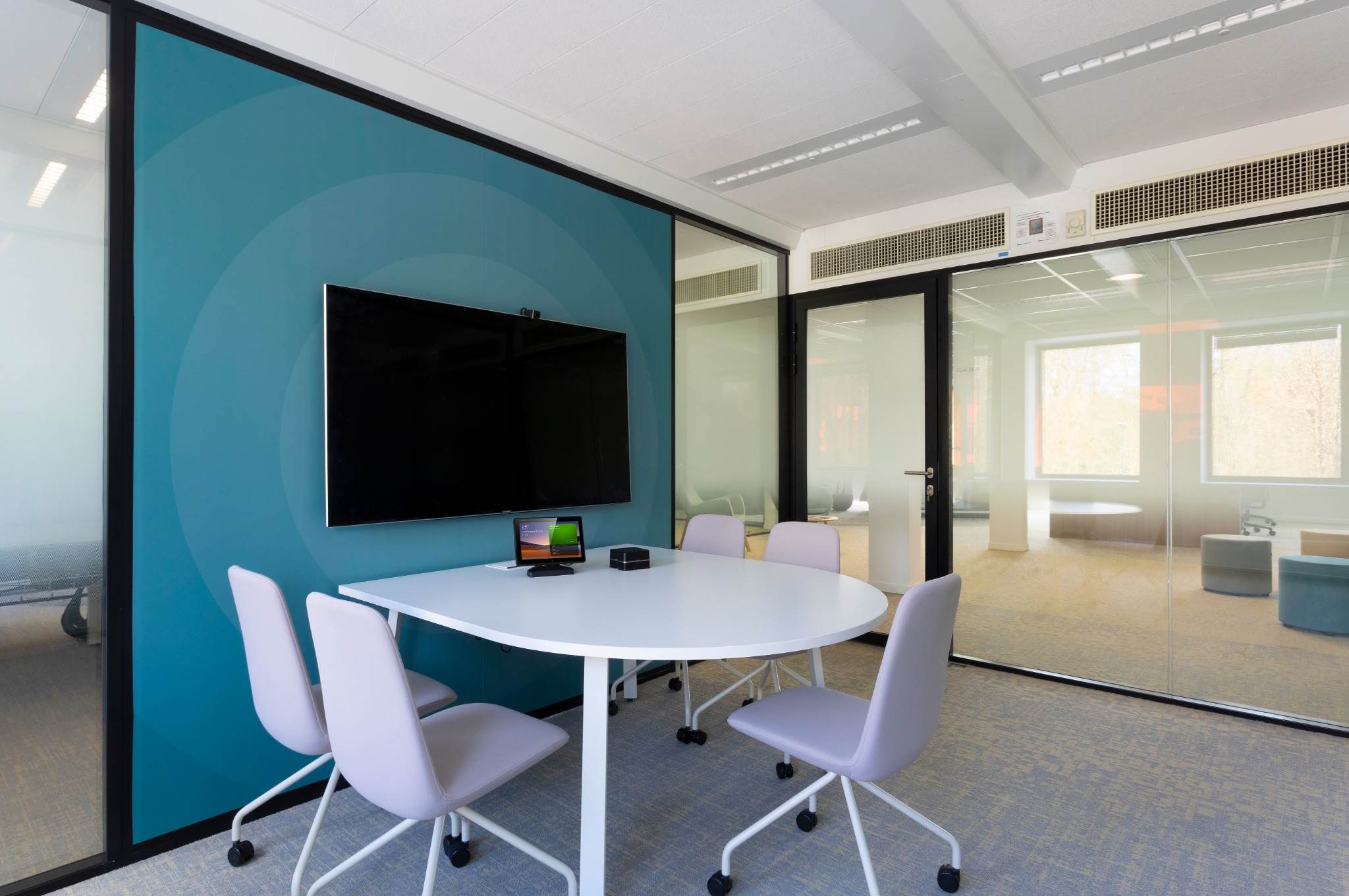 Espaces de travail Niterra signés Ronn Square