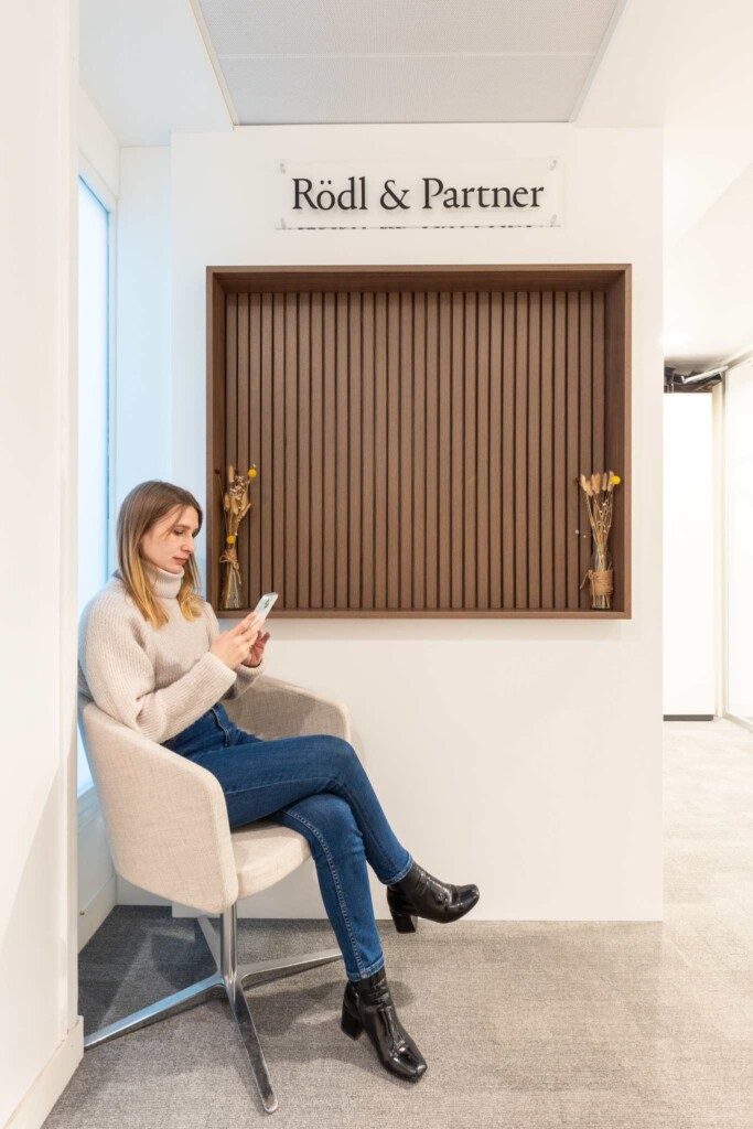 Aménagement intérieur Rödl & Partner par Ronn Square