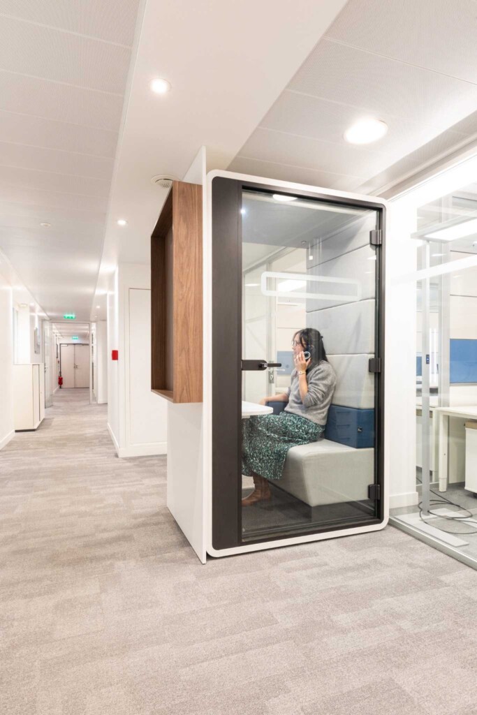 Espaces de travail Rödl & Partner aménagés par Ronn Square