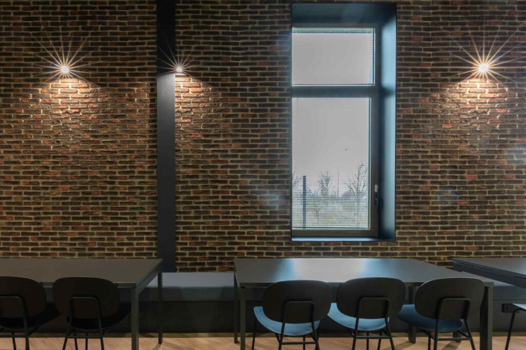 Espace de travail ARNEG réalisé par Ronn Square